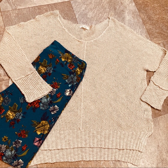 LA MIEL By Hyped Unicorn Oversized Slouchy Sweater - Picture 3 of 8